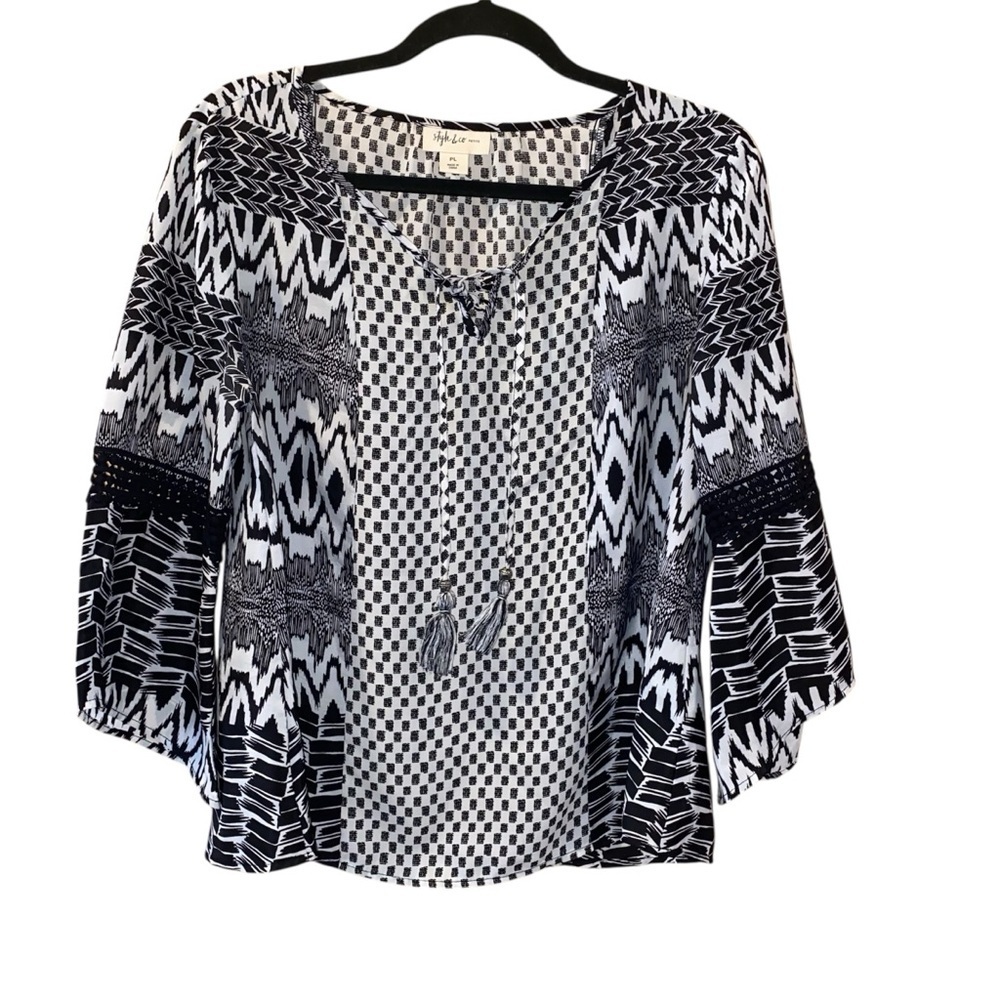 Style & Co Black and White Patterned Blouse Size Large Petite